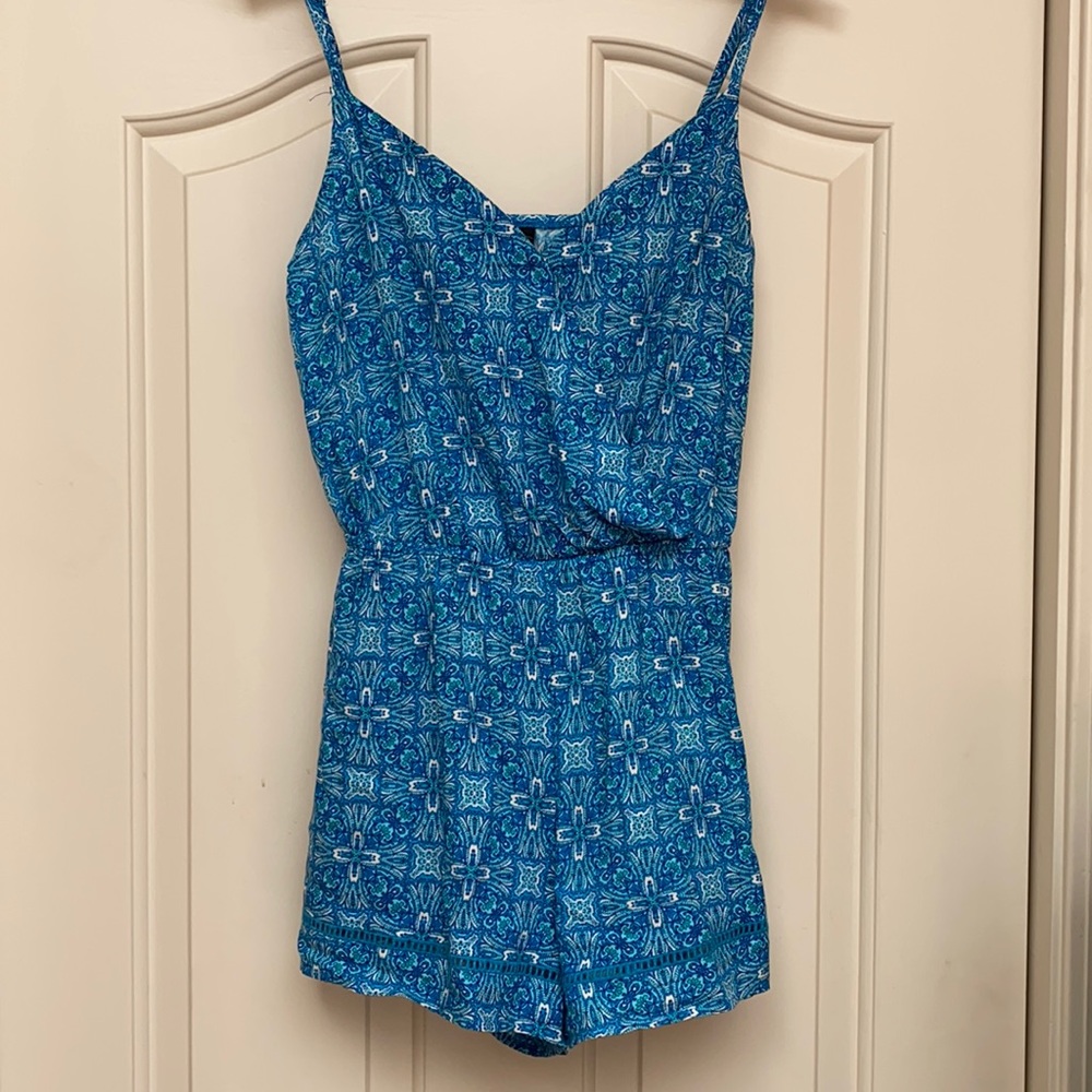 Gorgeous Pattern Romper - image 2